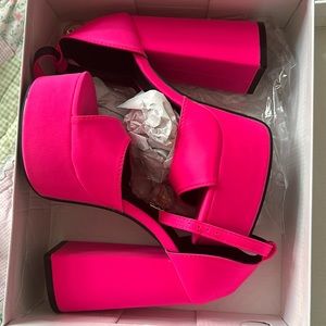 Pink platform heeled sandals-never worn